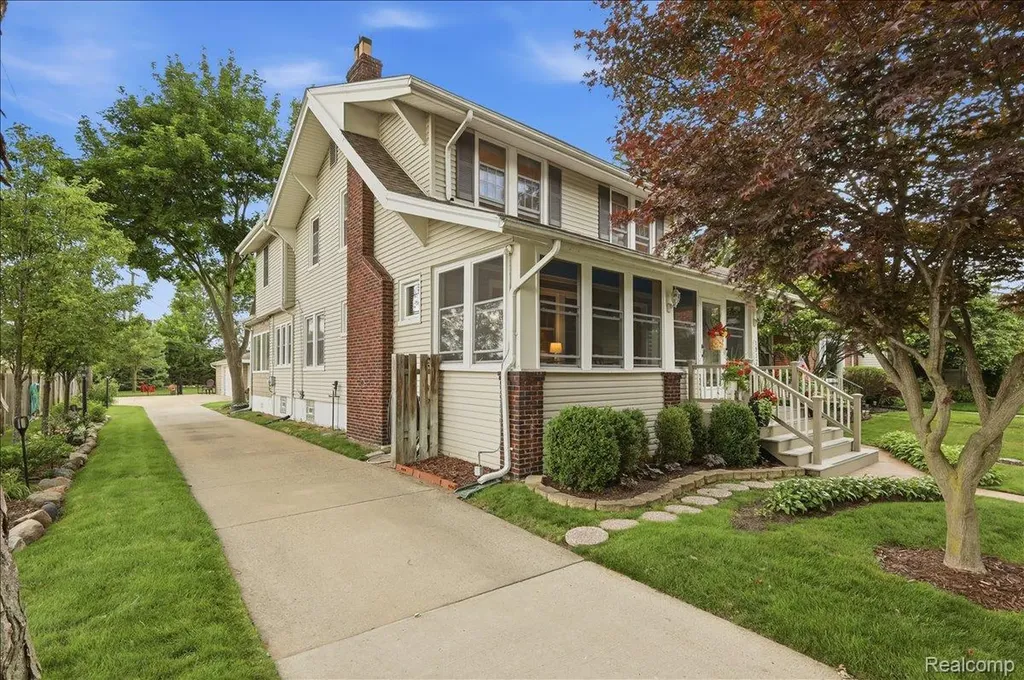 1917 Clawson Avenue Royal Oak City MI 48073