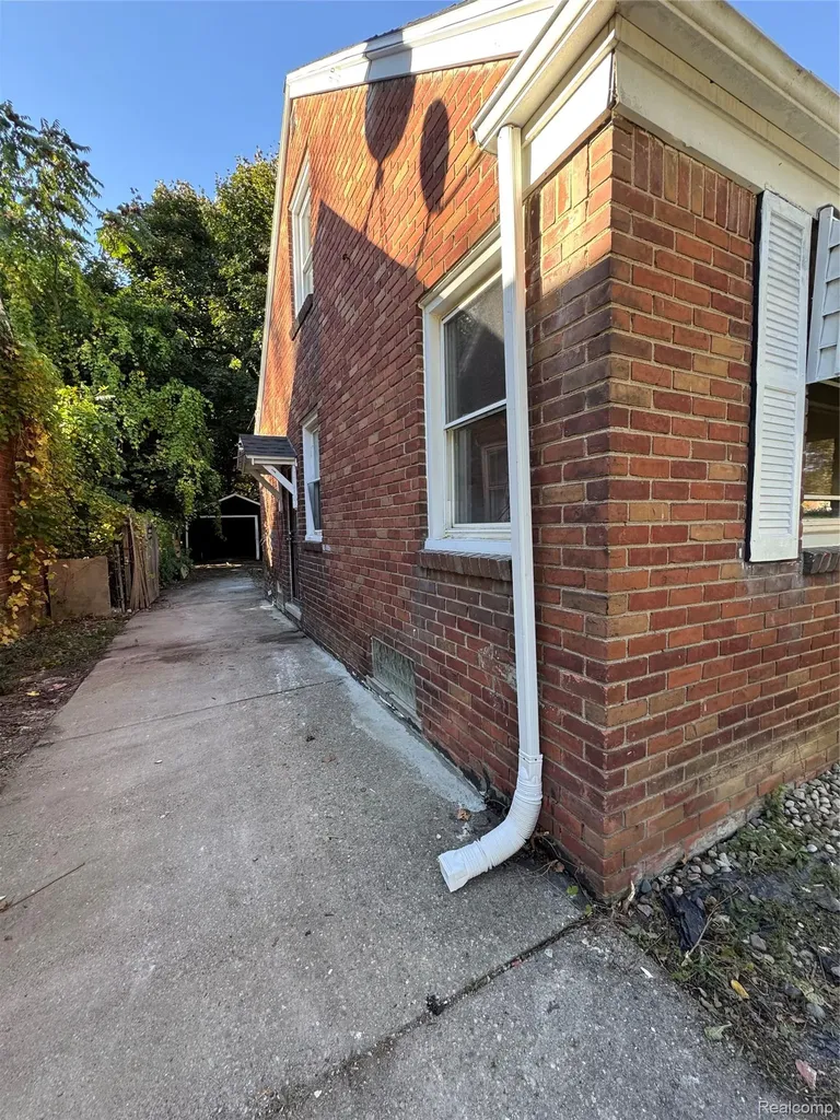 10487 Duprey Street Detroit City MI 48224
