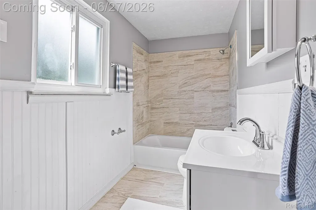 120 S Marie Street Westland City MI 48186