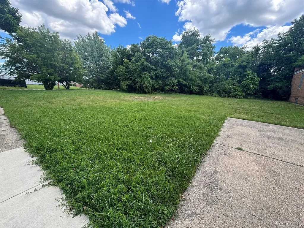 10510 Sterritt Street Detroit City MI 48213