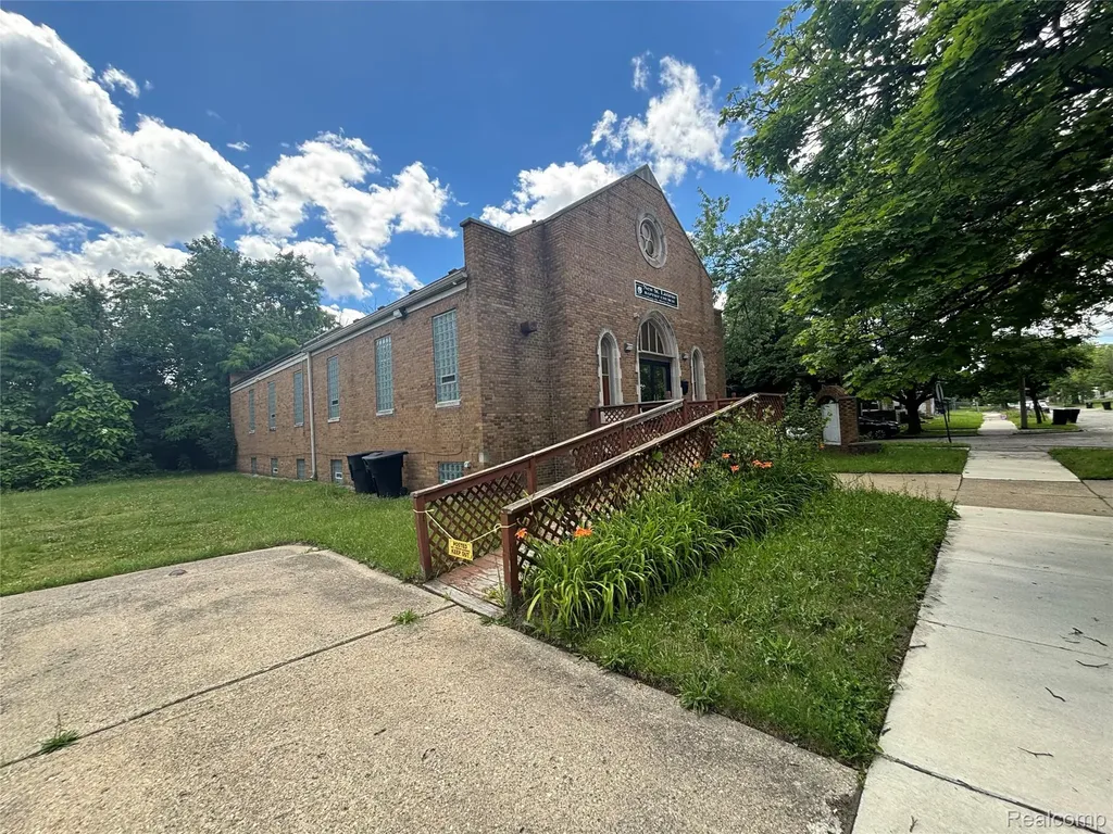 10510 Sterritt Street Detroit City MI 48213