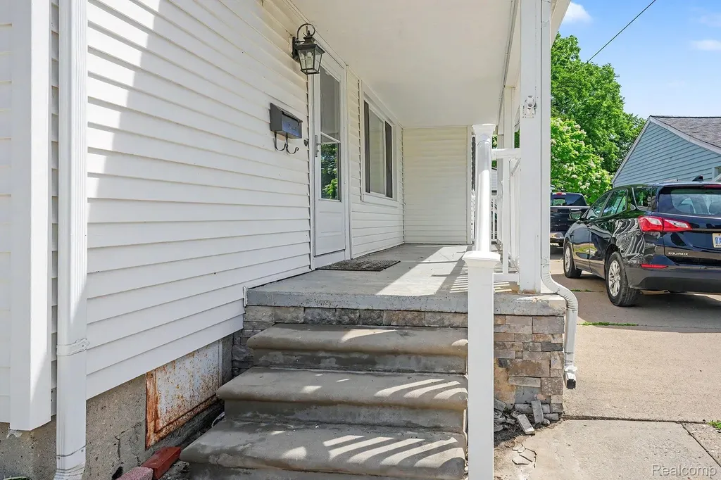 8215 Clinton River Road Sterling Heights City MI 48314
