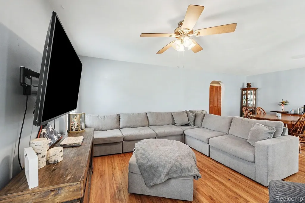 8215 Clinton River Road Sterling Heights City MI 48314