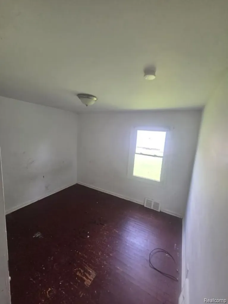 8210 Warwick Street Detroit City MI 48228