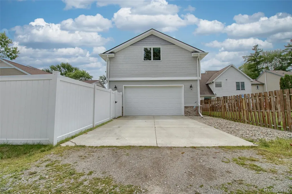 526 Plum Street Wyandotte City MI 48192