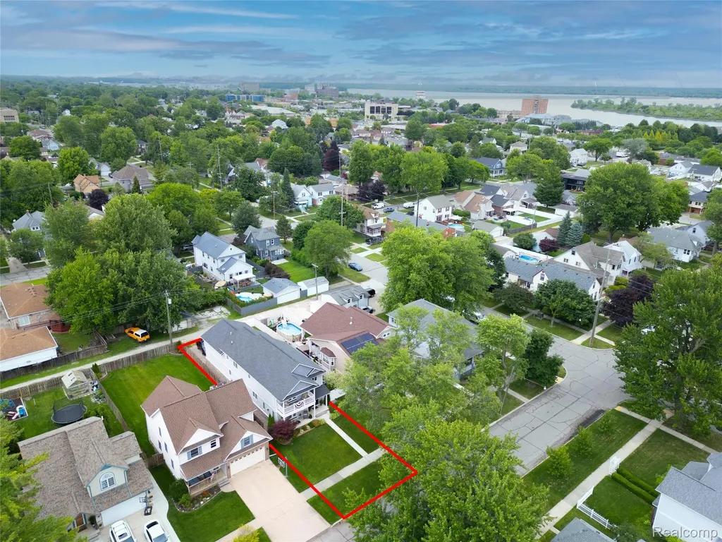 526 Plum Street Wyandotte City MI 48192