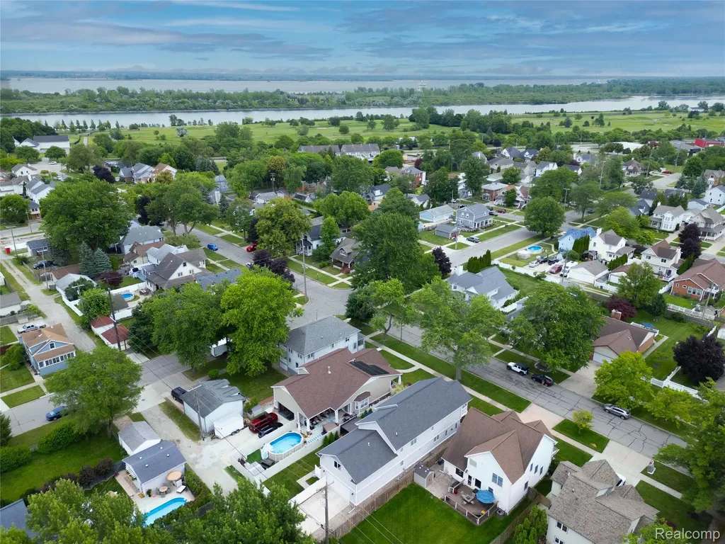526 Plum Street Wyandotte City MI 48192