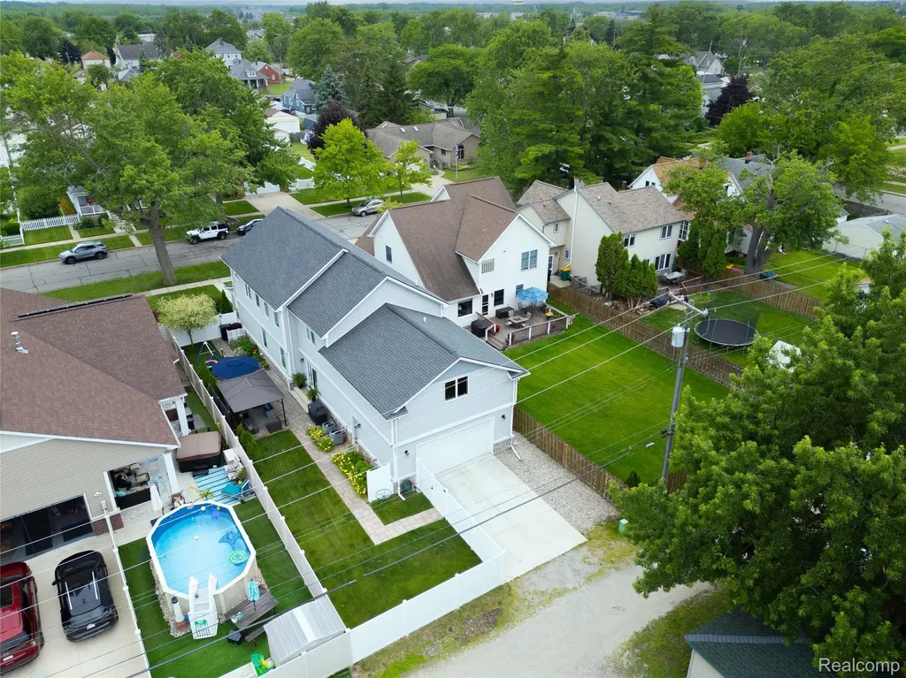 526 Plum Street Wyandotte City MI 48192