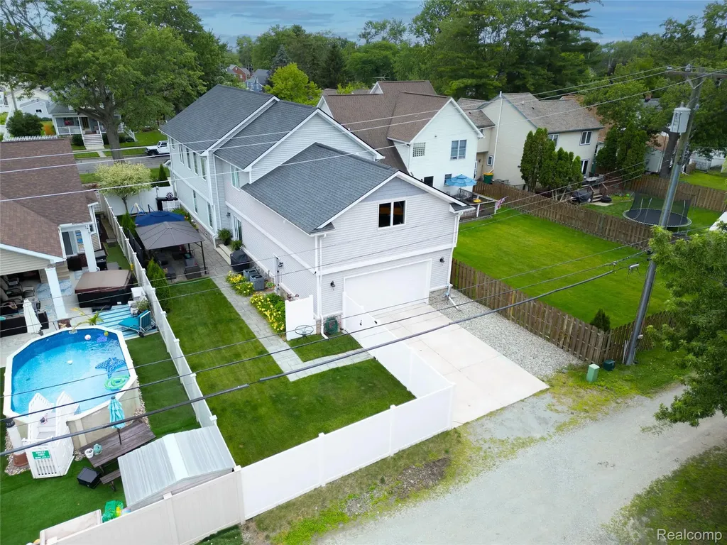 526 Plum Street Wyandotte City MI 48192