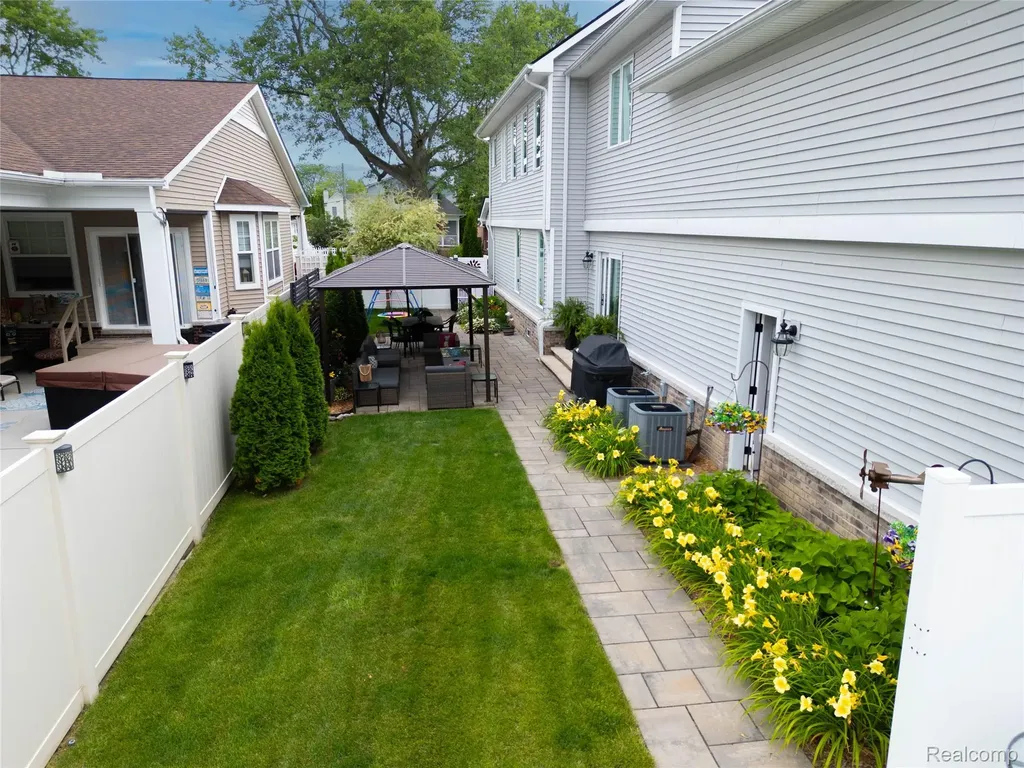 526 Plum Street Wyandotte City MI 48192