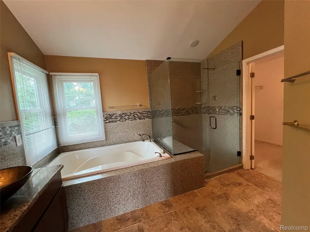 45475 Irvine Drive Novi City MI 48374
