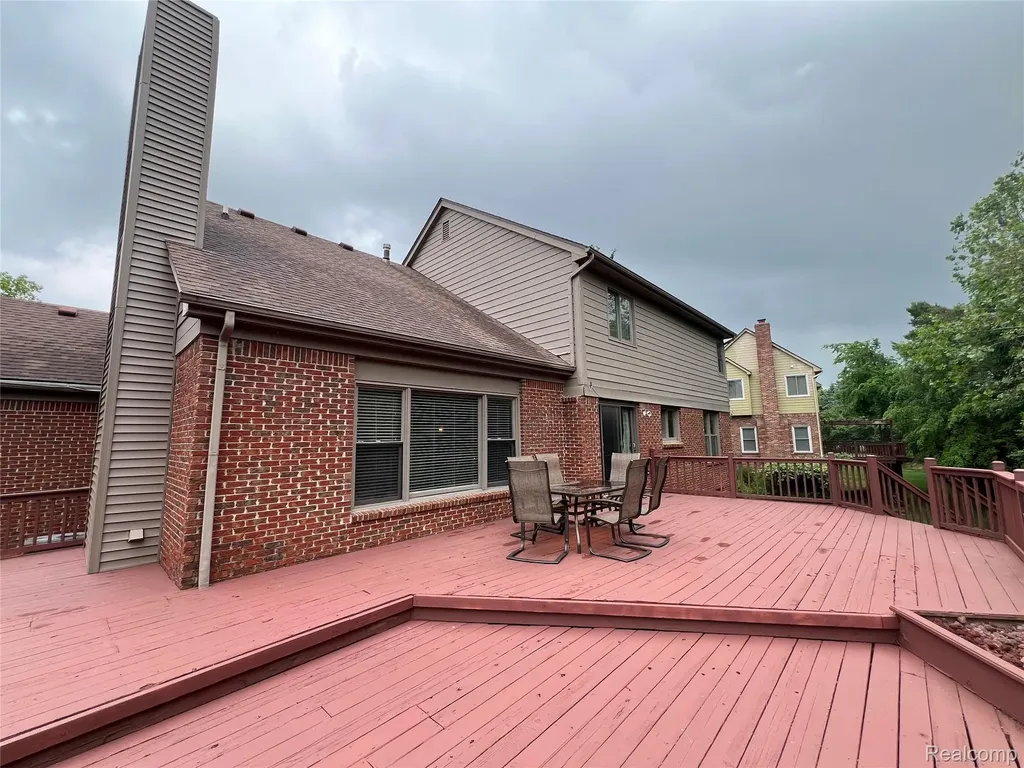 45475 Irvine Drive Novi City MI 48374
