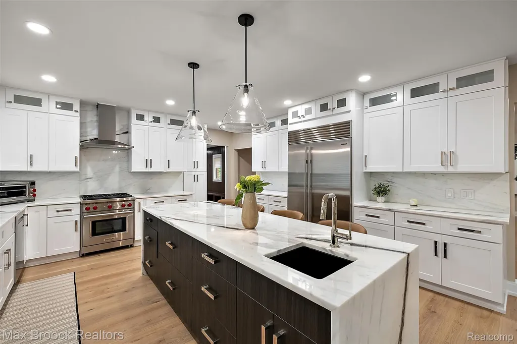 3546 Bloomfield Club Drive Bloomfield Charter Township MI 48301