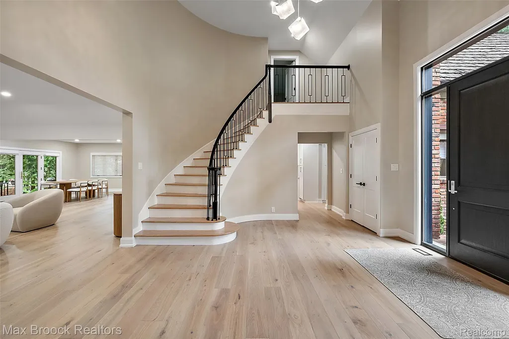 3546 Bloomfield Club Drive Bloomfield Charter Township MI 48301