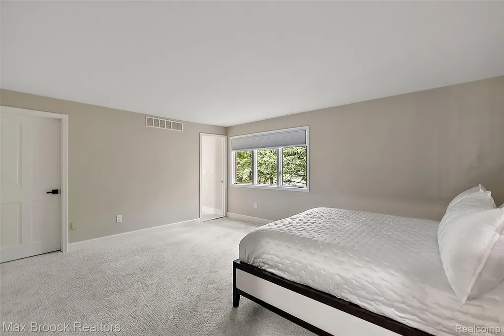 3546 Bloomfield Club Drive Bloomfield Charter Township MI 48301