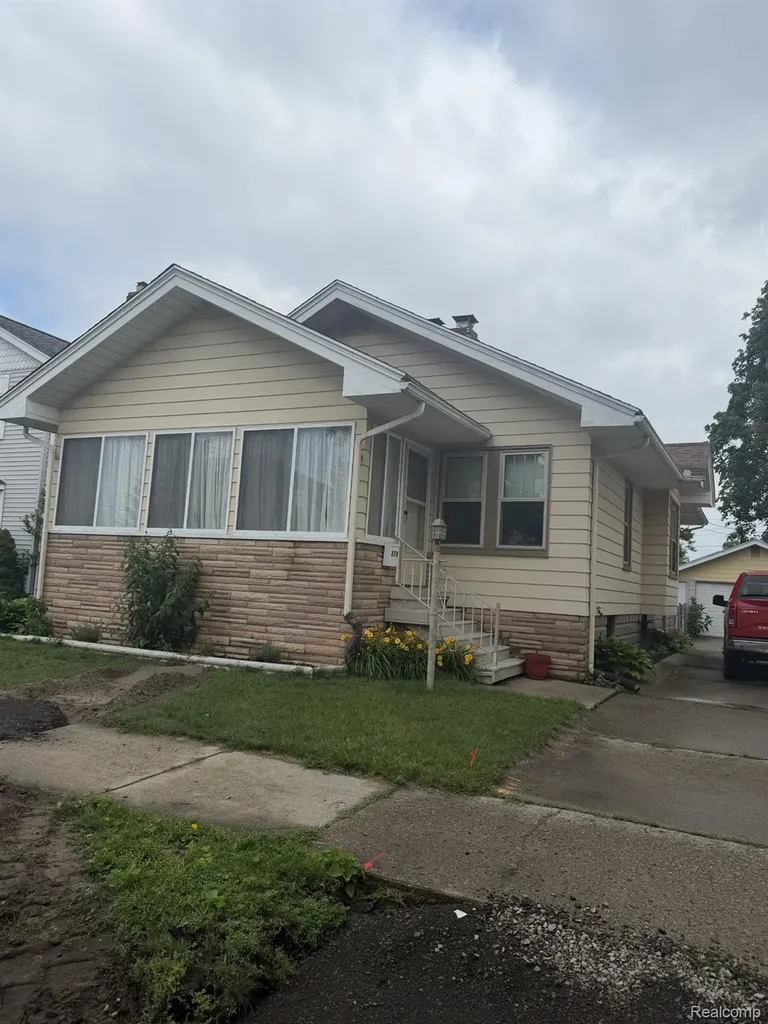 374 Woodworth Street Marine City City MI 48039