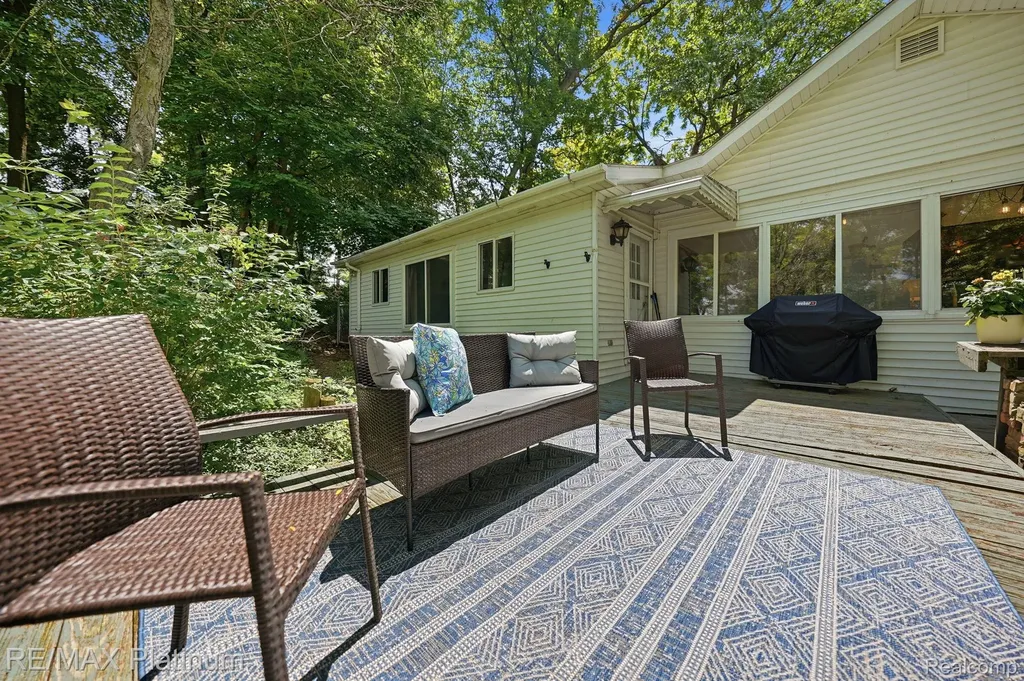 5630 Glen Echo Drive Genoa Township MI 48843
