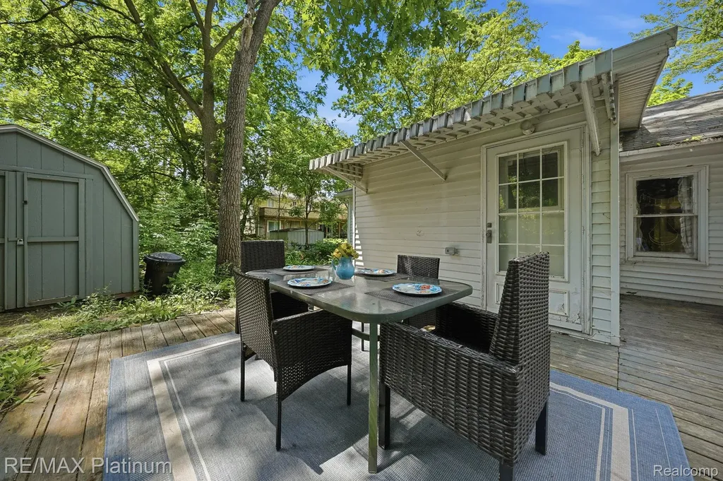 5630 Glen Echo Drive Genoa Township MI 48843