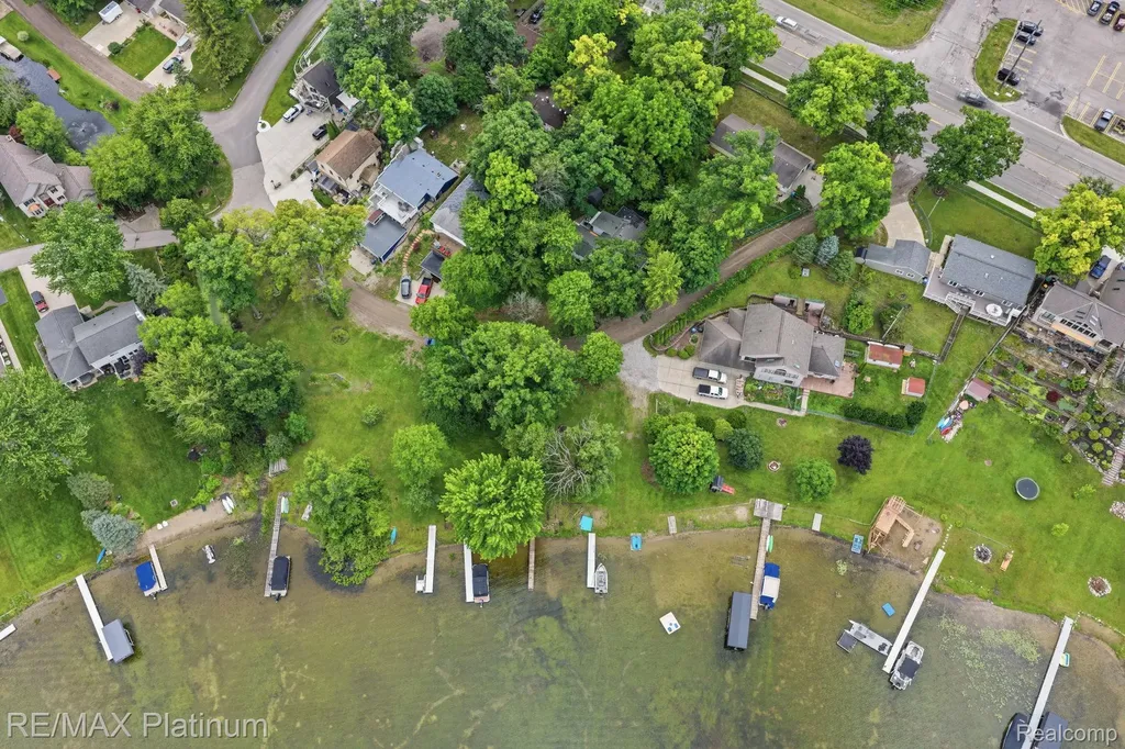 5630 Glen Echo Drive Genoa Township MI 48843