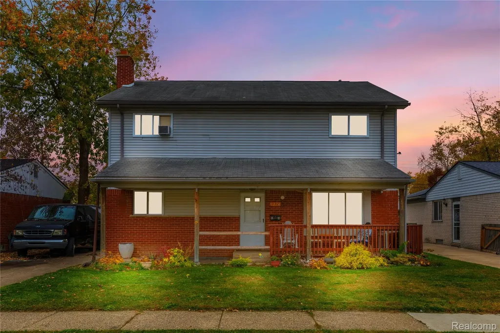 9274 Chamberlain Street Romulus City MI 48174