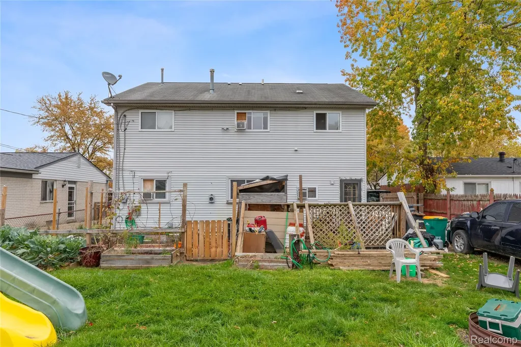 9274 Chamberlain Street Romulus City MI 48174