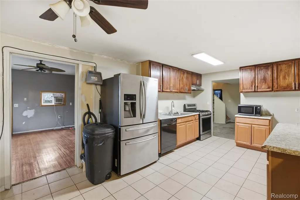 9274 Chamberlain Street Romulus City MI 48174