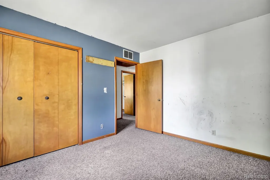 105 N Scougle Street Durand City MI 48429