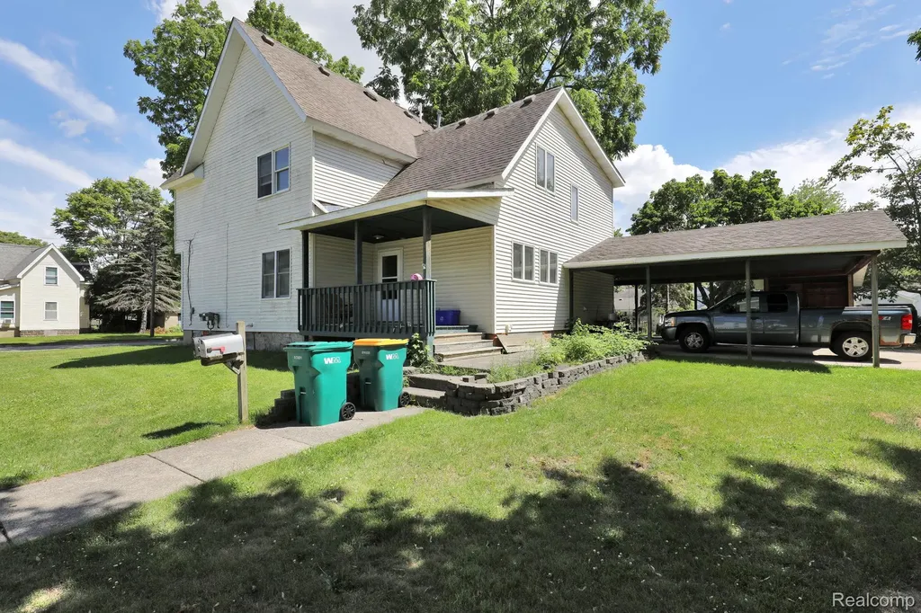 105 N Scougle Street Durand City MI 48429