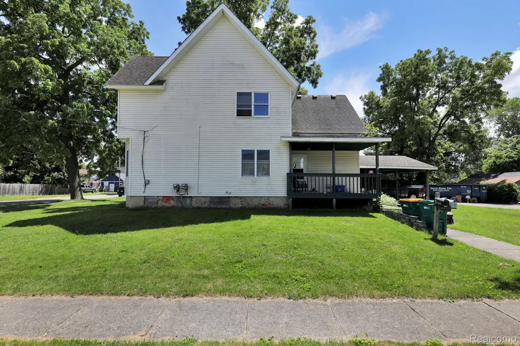 105 N Scougle Street Durand City MI 48429