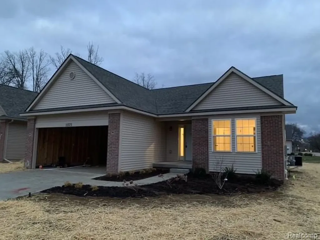 11453 Hidden Oaks Drive Vienna Charter Township MI 48420