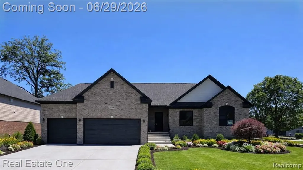 50402 Oakbrooke Drive E Chesterfield Township MI 48047