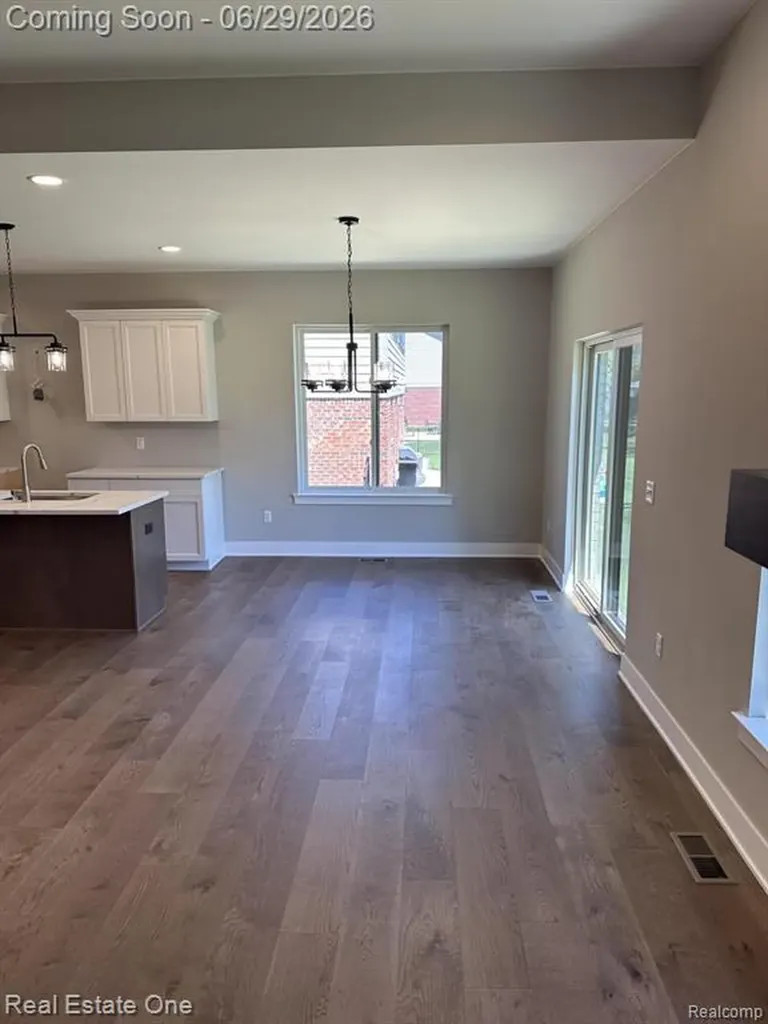 50402 Oakbrooke Drive E Chesterfield Township MI 48047