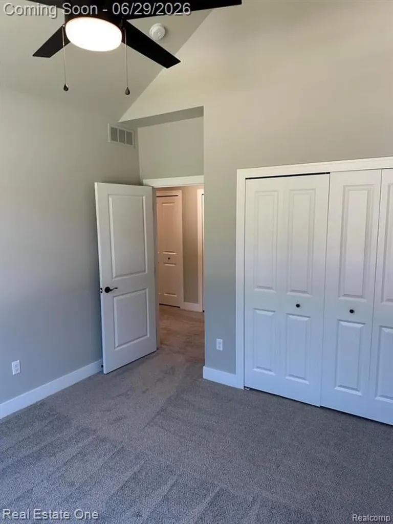 50402 Oakbrooke Drive E Chesterfield Township MI 48047