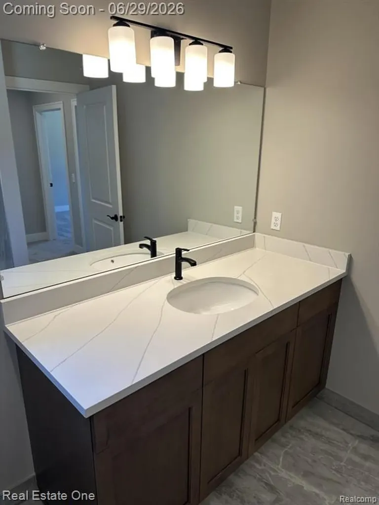 50402 Oakbrooke Drive E Chesterfield Township MI 48047