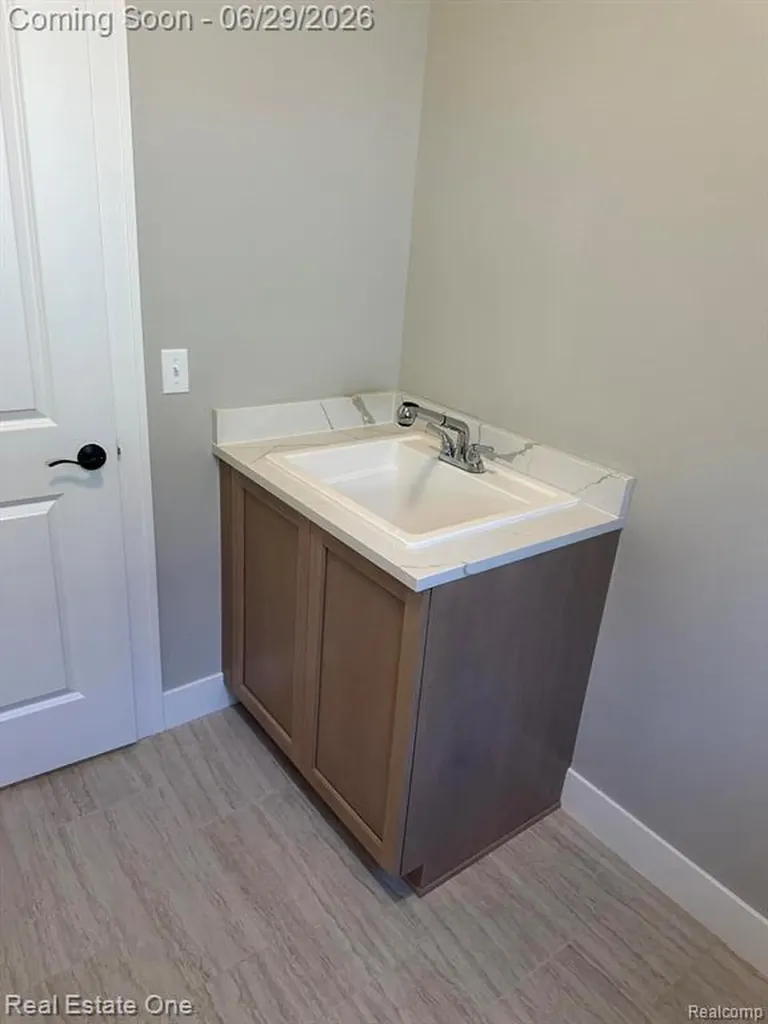 50402 Oakbrooke Drive E Chesterfield Township MI 48047