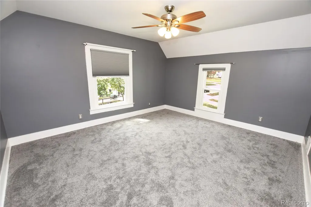404 N Adelaide Street Fenton City MI 48430