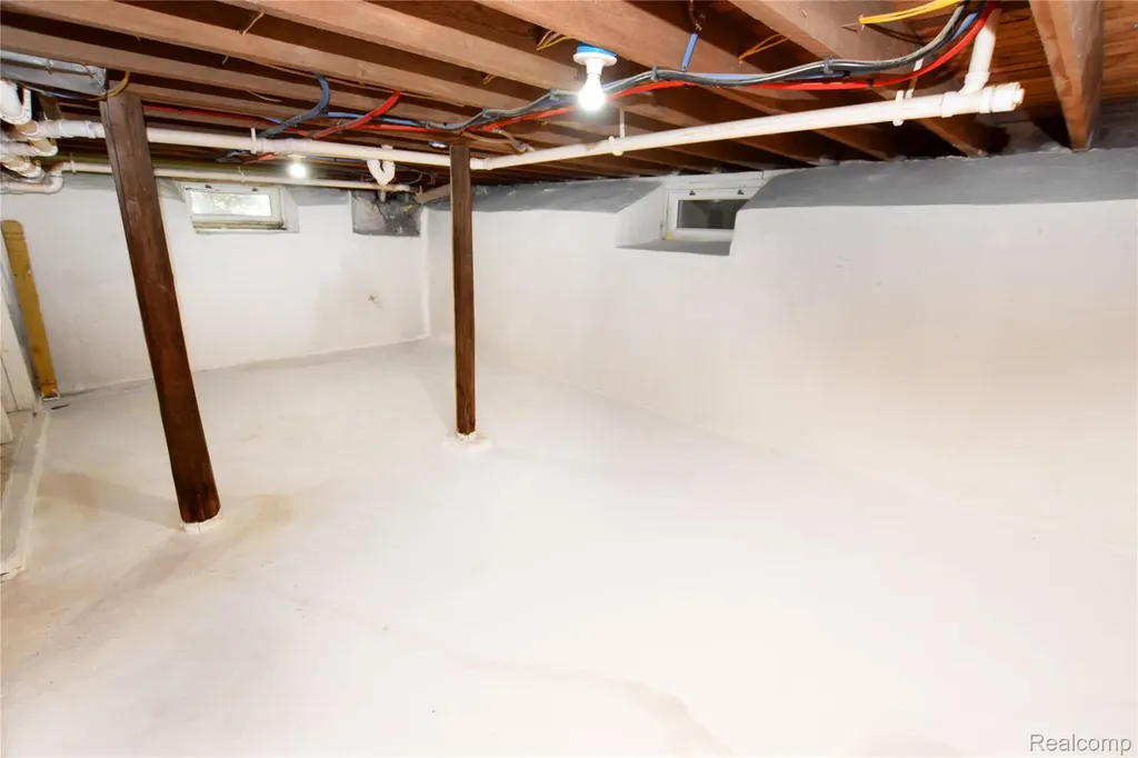 404 N Adelaide Street Fenton City MI 48430