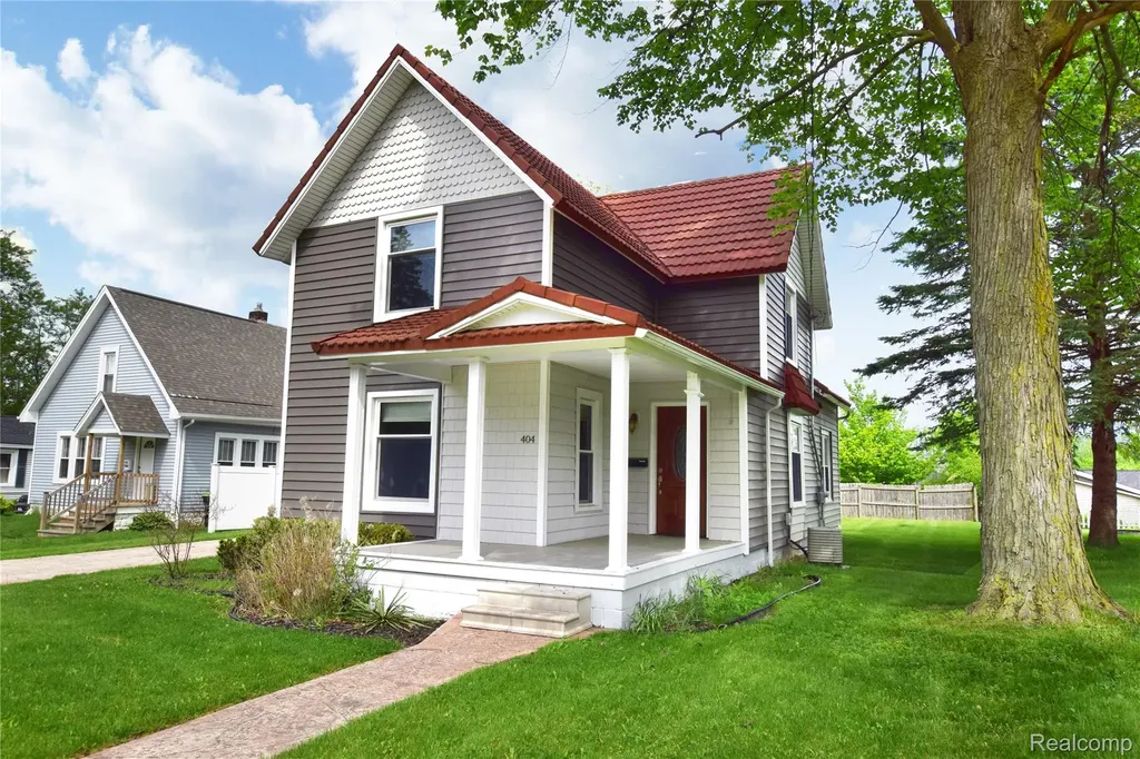 404 N Adelaide Street Fenton City MI 48430