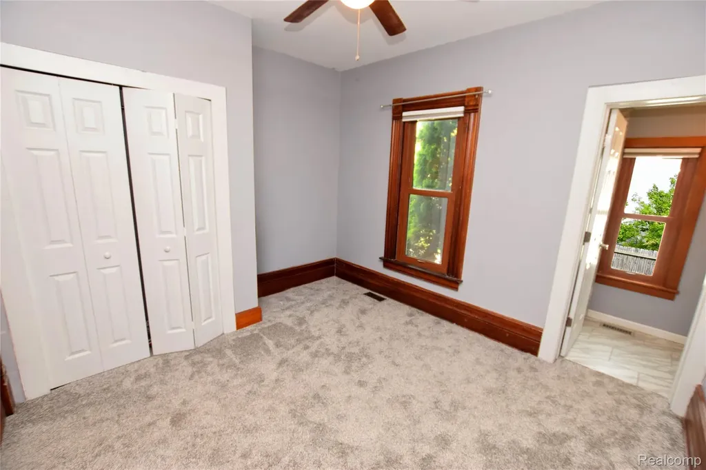 404 N Adelaide Street Fenton City MI 48430