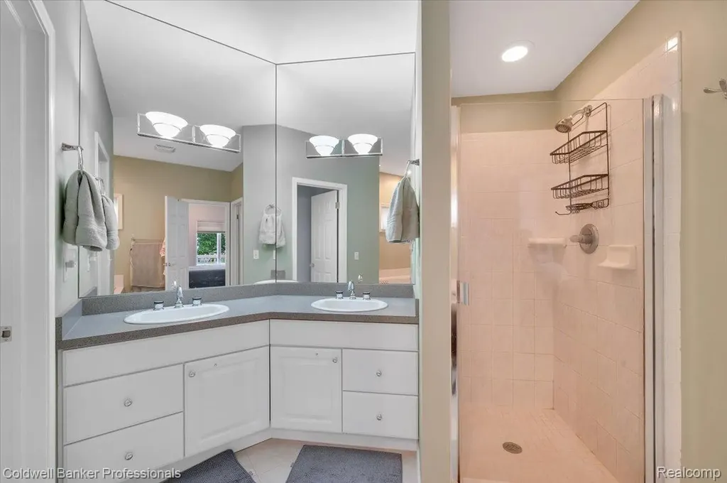 1518 Wildwood Court Flint Charter Township MI 48532