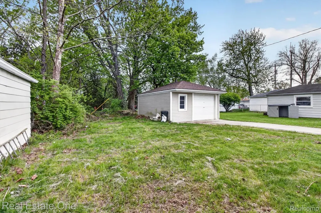7420 Drexel Street Dearborn Heights City MI 48127