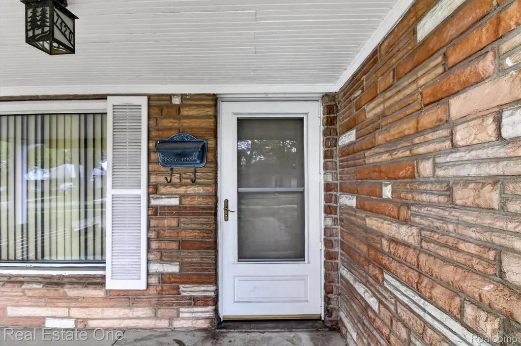 7420 Drexel Street Dearborn Heights City MI 48127