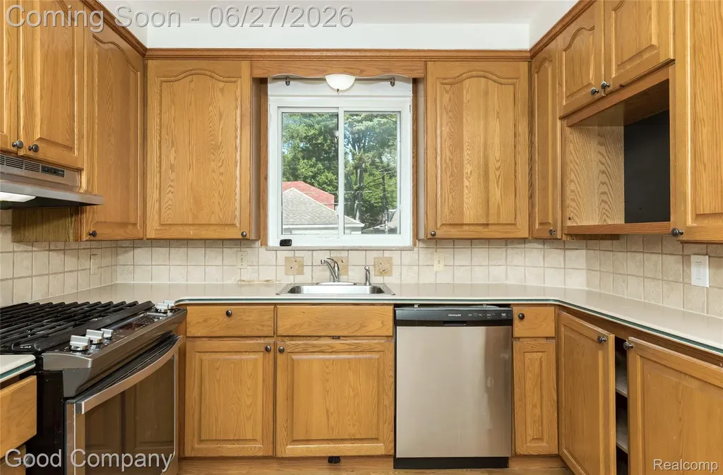 880 Notre Dame Street Grosse Pointe City MI 48230