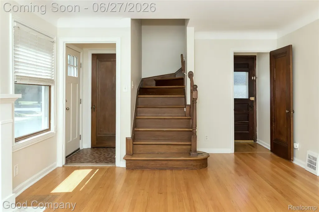 880 Notre Dame Street Grosse Pointe City MI 48230