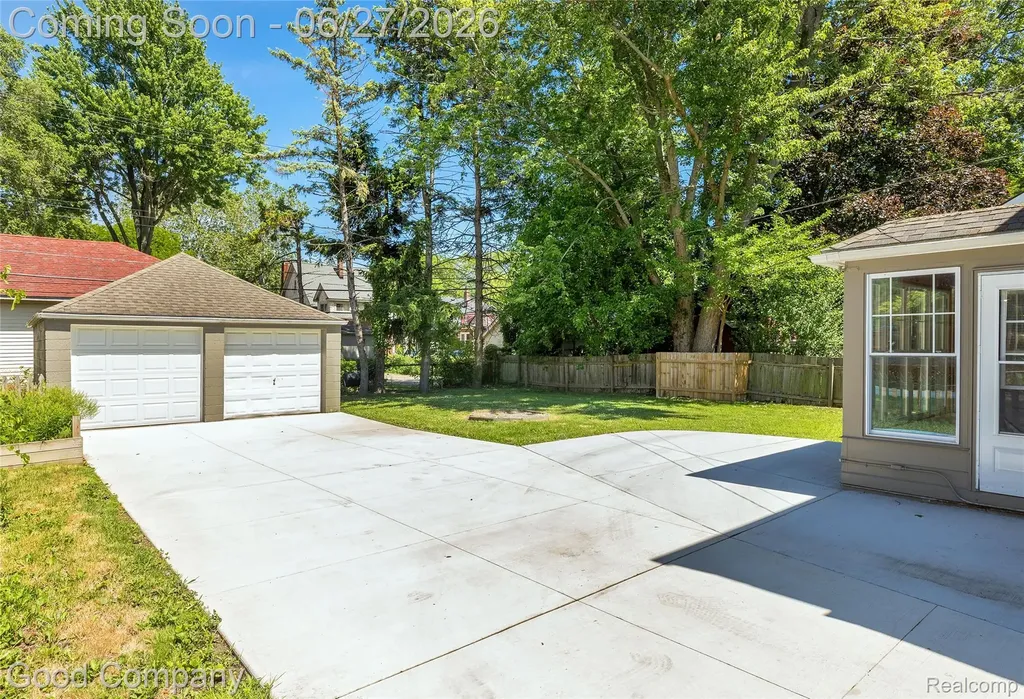 880 Notre Dame Street Grosse Pointe City MI 48230