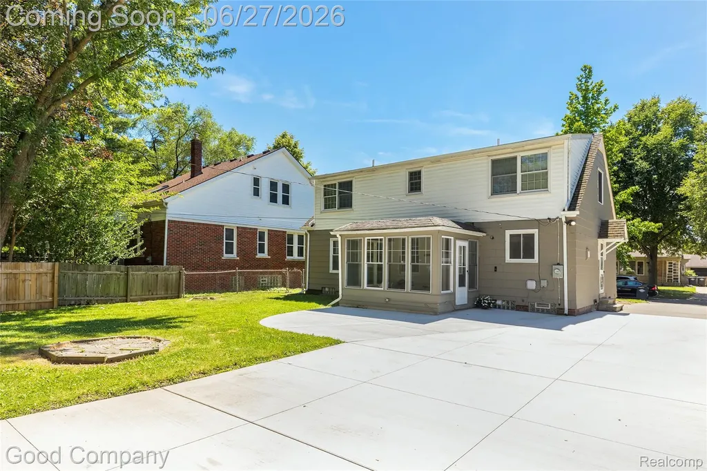 880 Notre Dame Street Grosse Pointe City MI 48230