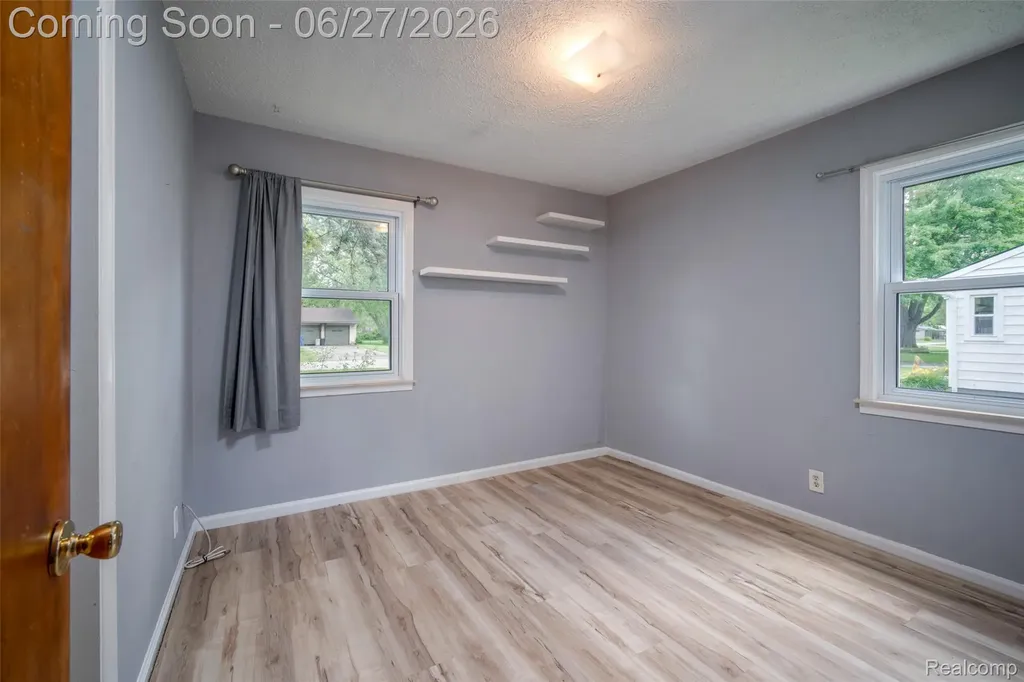2347 Pauline Drive Waterford Charter Township MI 48329