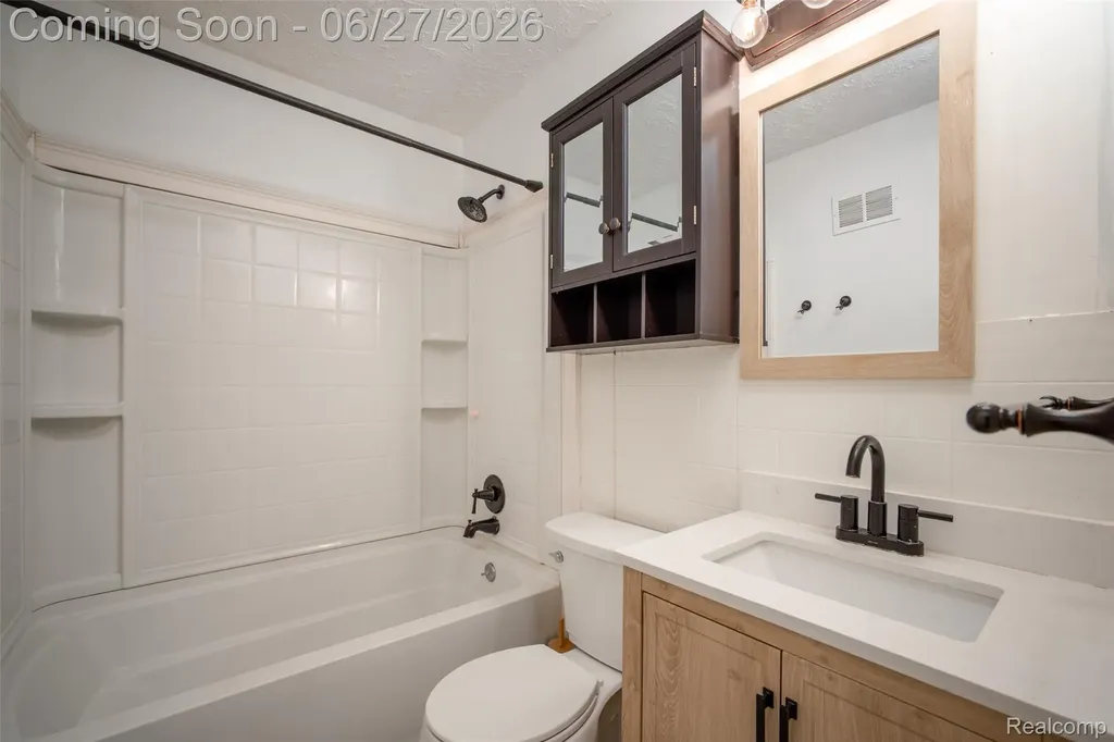2347 Pauline Drive Waterford Charter Township MI 48329