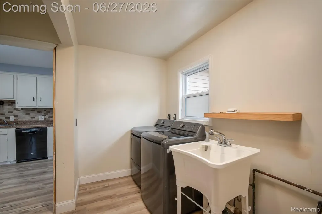 2347 Pauline Drive Waterford Charter Township MI 48329