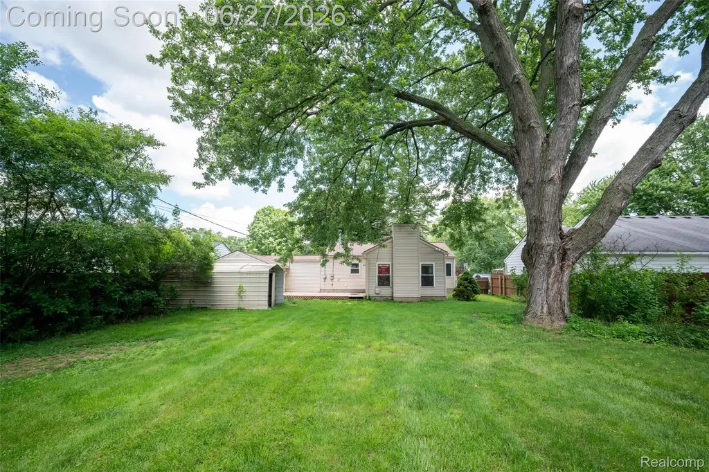 2347 Pauline Drive Waterford Charter Township MI 48329